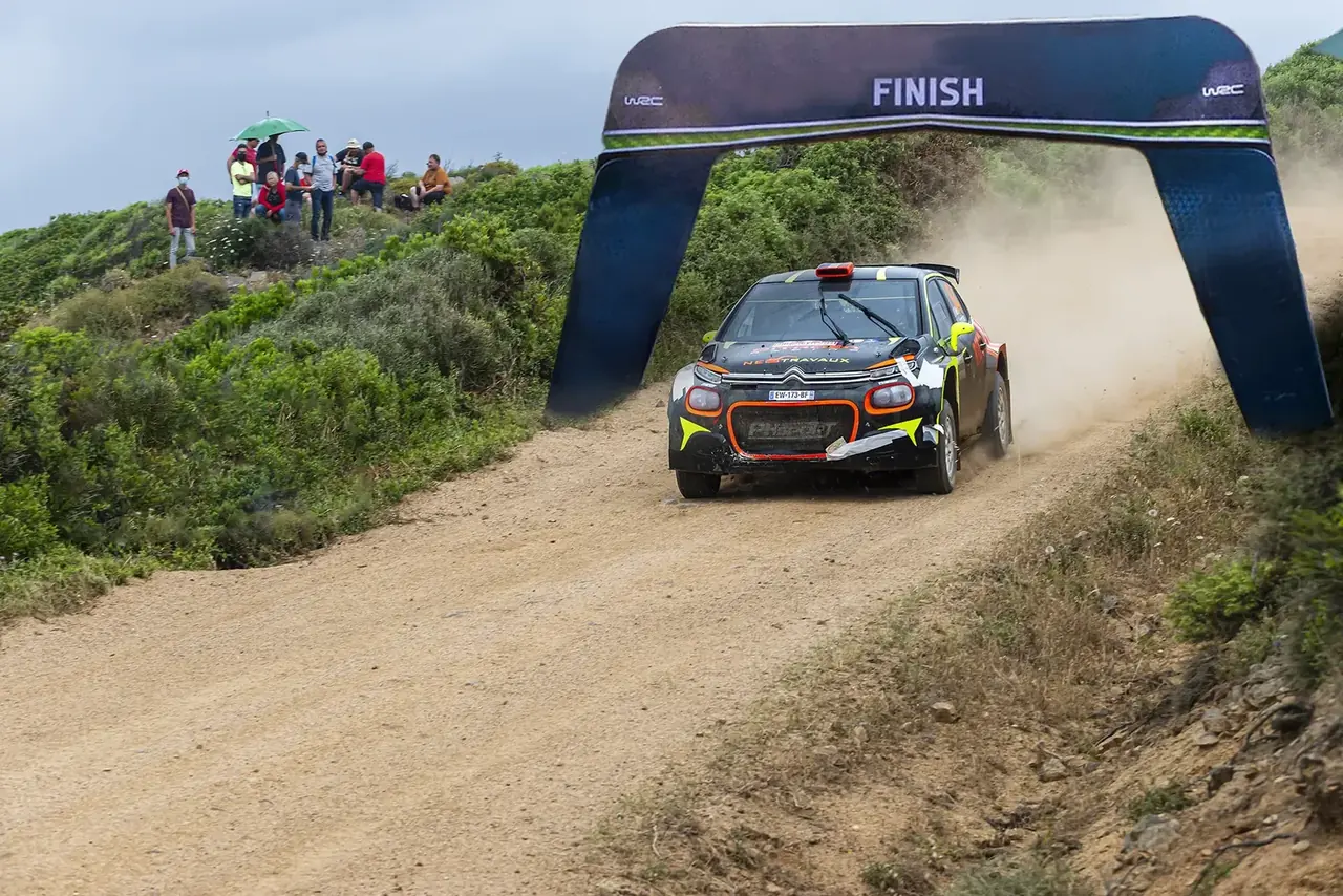 GPS tracking of rally crews